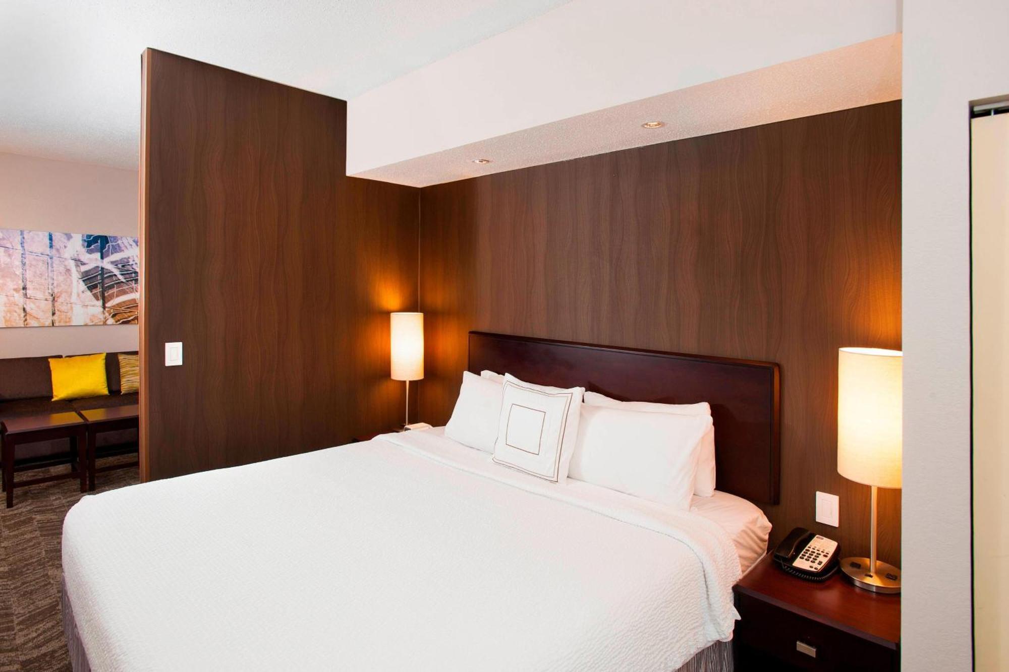 Springhill Suites Birmingham Colonnade Bagian luar foto