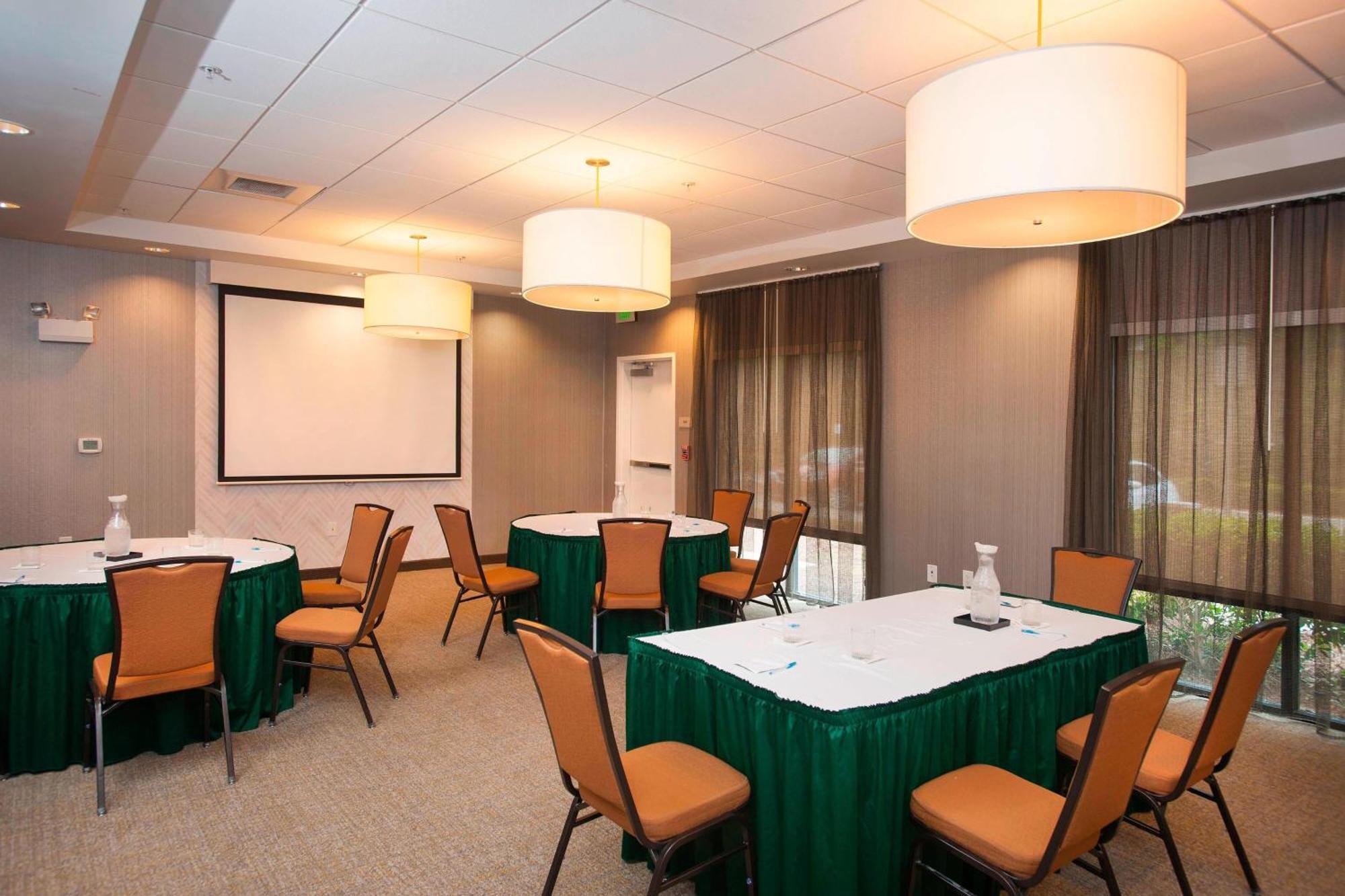 Springhill Suites Birmingham Colonnade Bagian luar foto