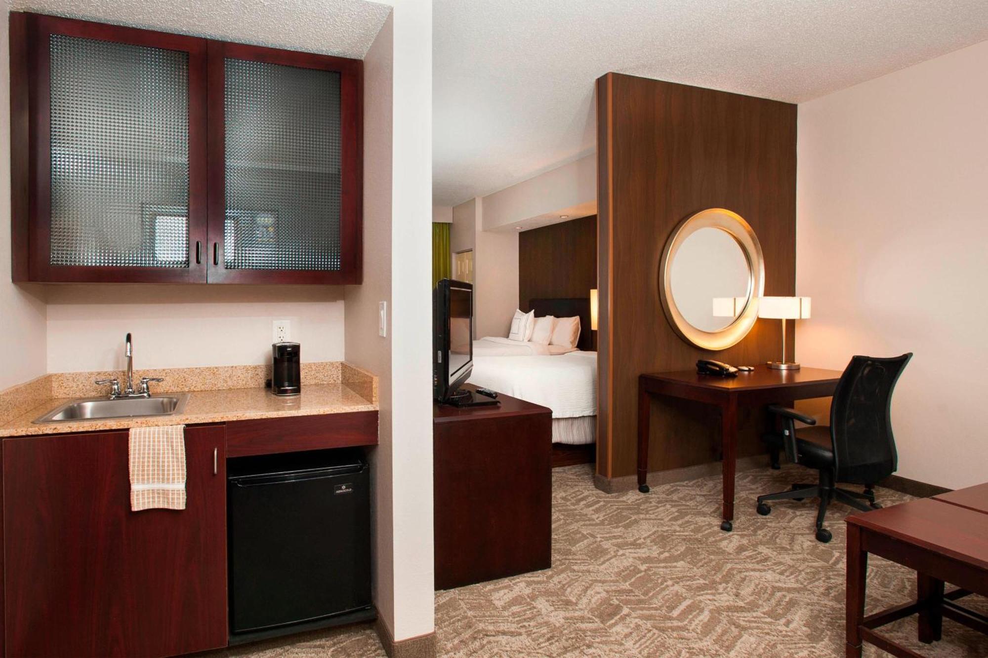 Springhill Suites Birmingham Colonnade Bagian luar foto